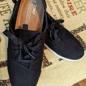 Tom's Men's black Paseo shoes. Size 11.5